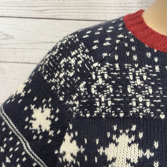 H&M Divided Fair Isle Sweater Small Navy Blue Red White Snowflake Wool Blend - Picture 3 of 12